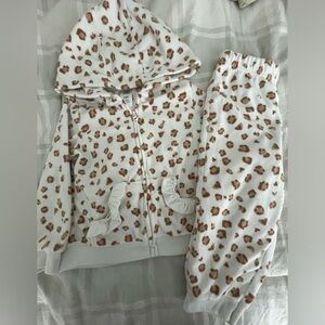 Velour Tracksuit zip up jacket with hood and pants This set is so very soft